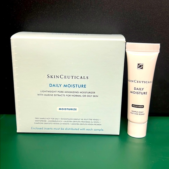 Daily Moisture - 10*4ml in each box - Picture 1 of 1